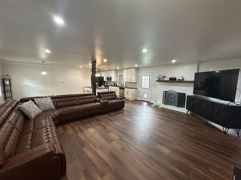 10310 Picadilly Ln SW — Photo 2