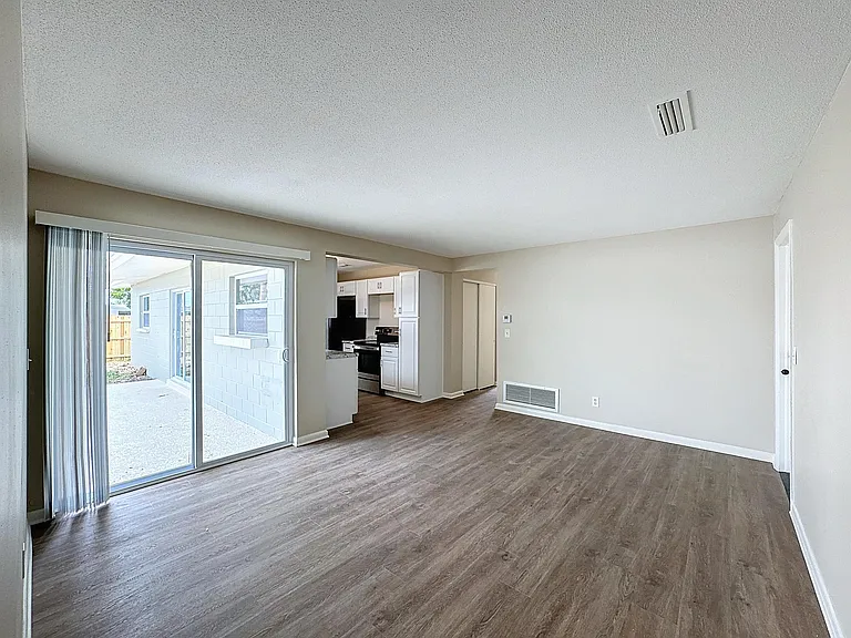 1545 Polaris St — Photo 9