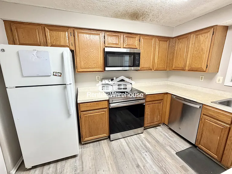 44 Running Brook Dr — Photo 8