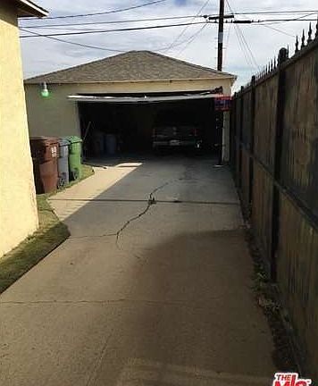 4th image of 2106 N Dern Ave