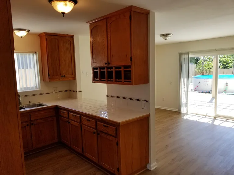 645 Parker St — Photo 22