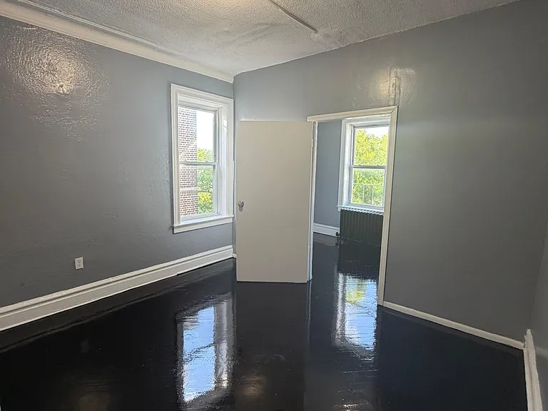 160 Grumman Ave #505 — Photo 10