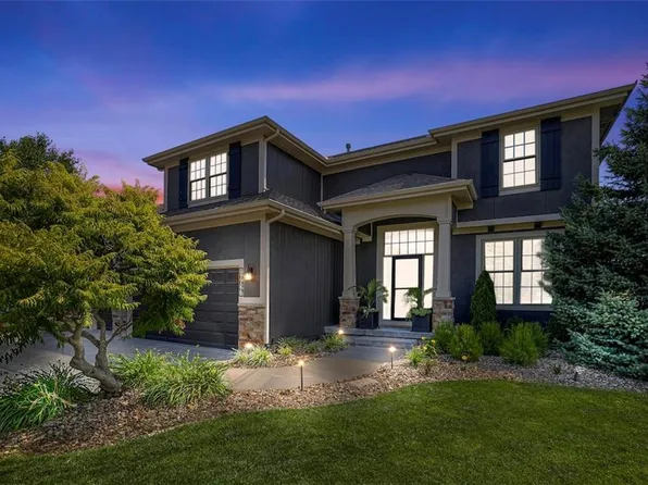 16627 S Lind Rd, Olathe, KS 66062