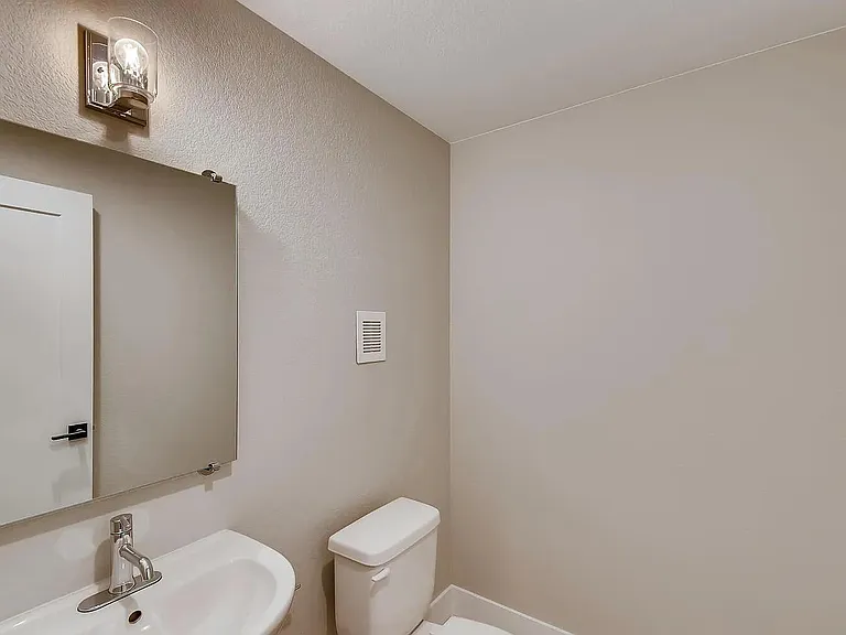 3155 N Saint Paul St — Photo 18