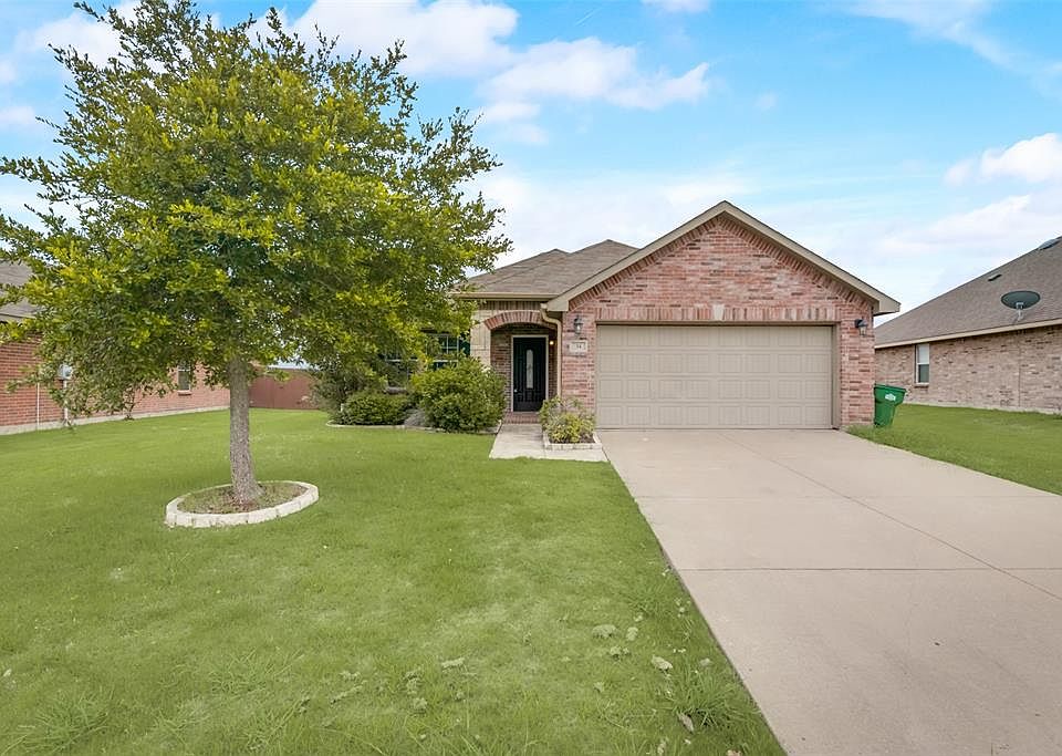 1st image of 34 Larkspur Dr