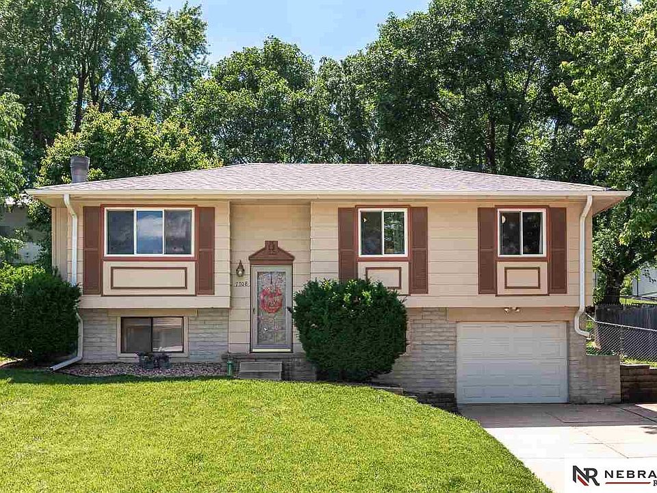 1st image of 7708 S 76th Ave