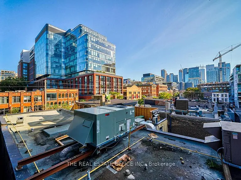 629 King St W #331 — Photo 33