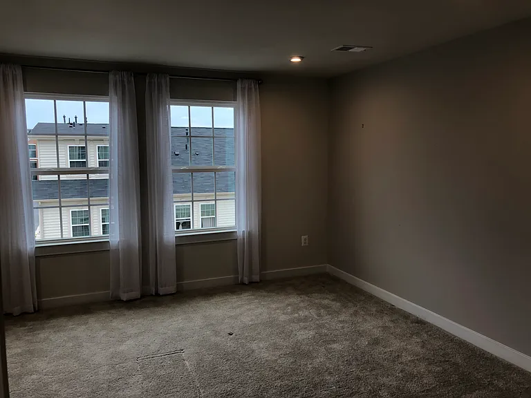 4th floor bedroom