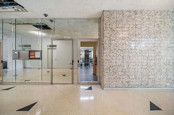 3950 N Lake Shore Dr #2000 — Photo 3