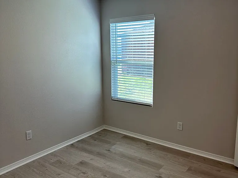 5715 Boone St — Photo 12