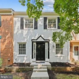 14878 Lambeth Sq, Centreville, VA, 20120