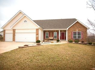 1166 Hidden Creek Ct, Saint Charles, MO 63304