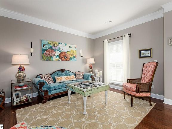 3rd image of 14 Creekstone Ct
