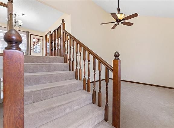 4th image of 406 Brookwood St