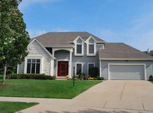 1603 Legend Cir, Waukesha, WI