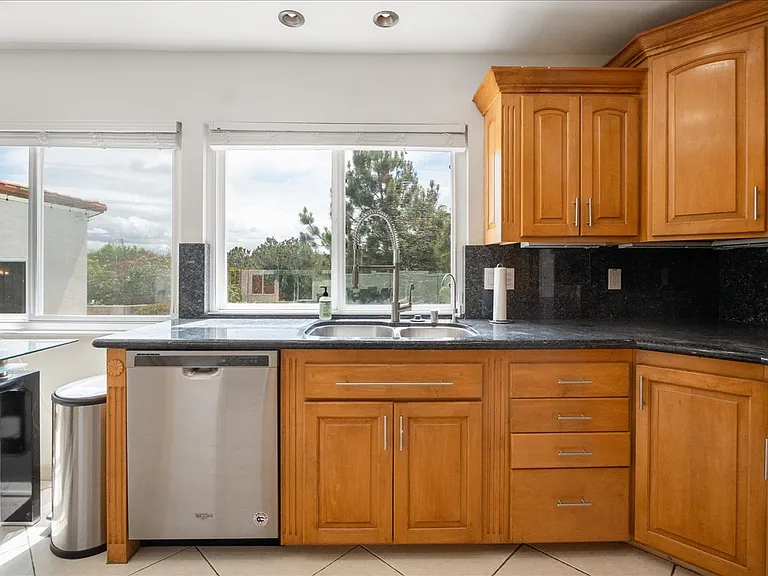 13049 Shalimar Pl — Photo 16