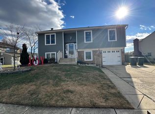 304 Thackeray Ln, Williamstown, NJ 08094