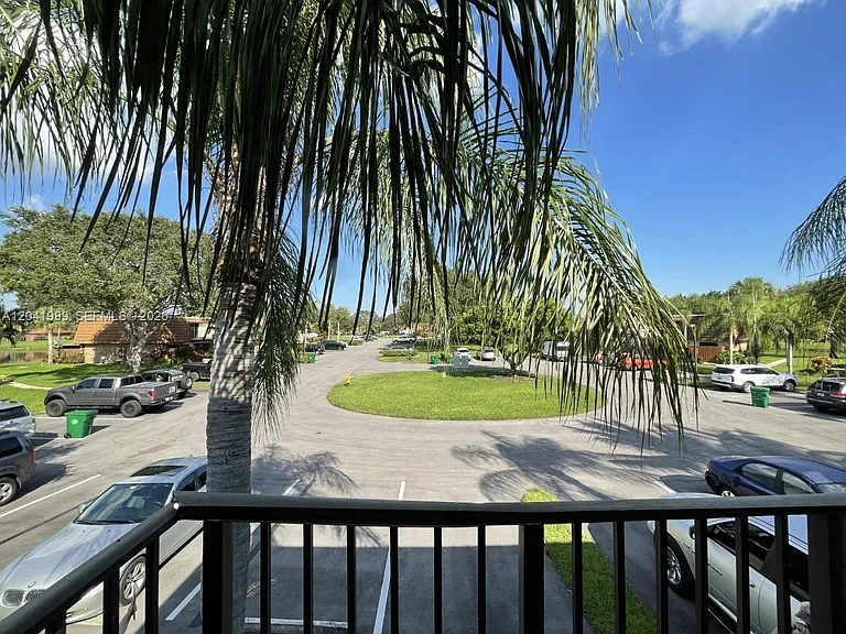 11894 SW 12th Pl #11894 — Photo 33