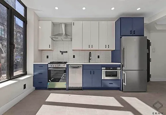 Kitchen, photo 1