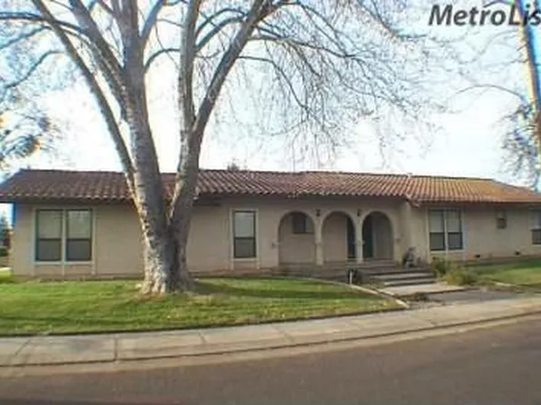573 Chenin Blanc Ave, Escalon, CA 95320