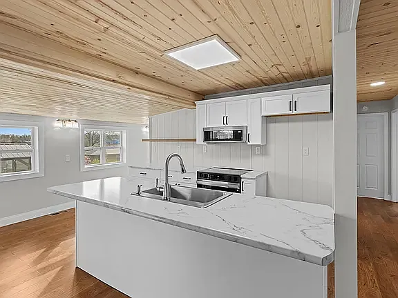 1021 Baird Ave — Photo 14