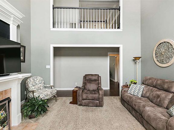 5th image of 23 Winding Oaks Dr