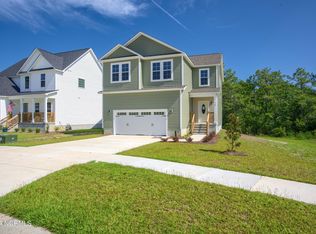 905 Marshview Ct, Hubert, NC 28539