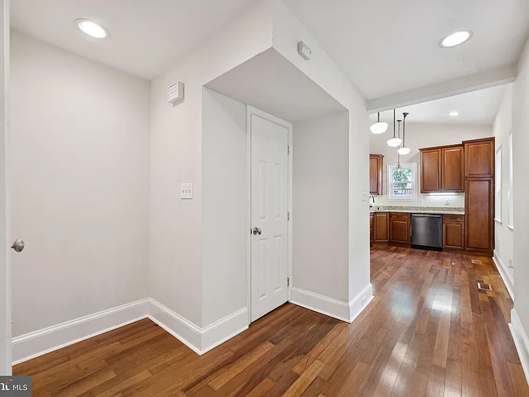 1814 E Pratt St — Photo 7