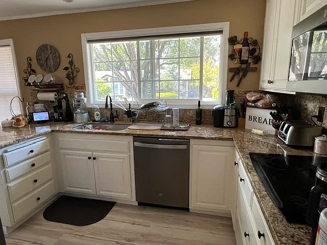 150 Moll Dr — Photo 9