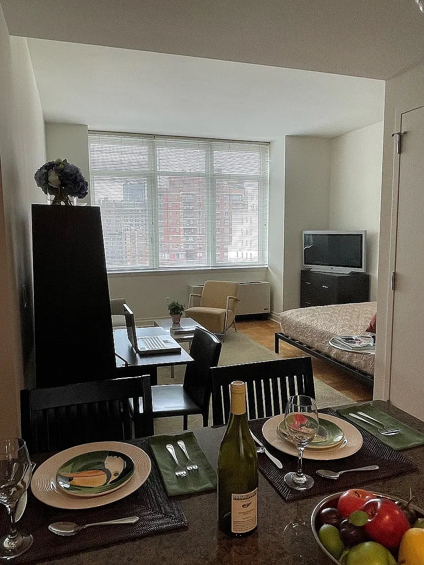 1510 Lexington Avenue — Photo 2