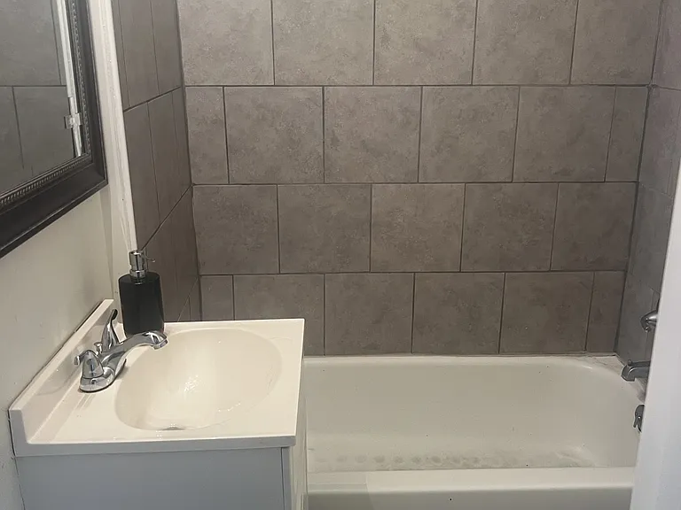 214 W Rosa St — Photo 8