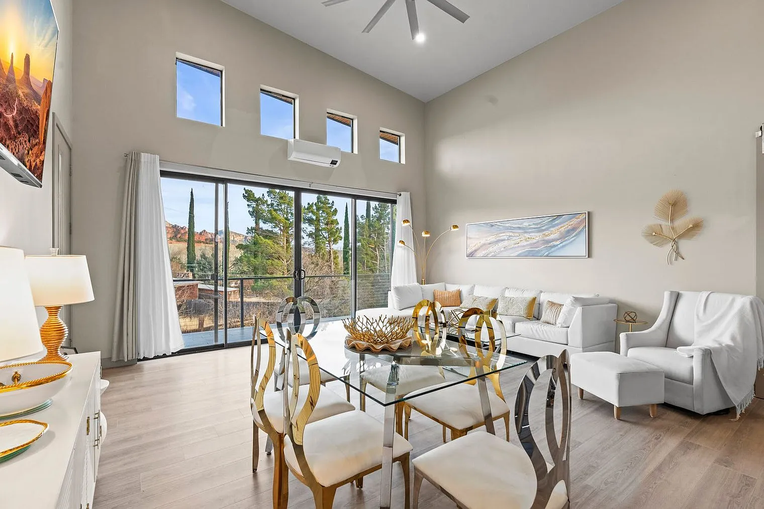 3 bed, 3.0 bath, 1689 sqft, $10,784 — Photo 2