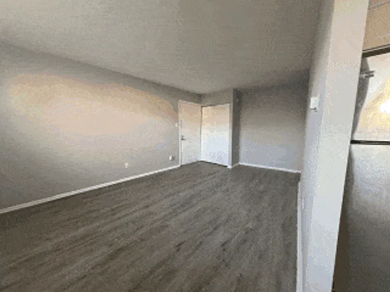 Ashland Apartments — Photo 20