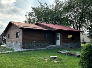 27 E River Rd, Plains, MT 59859