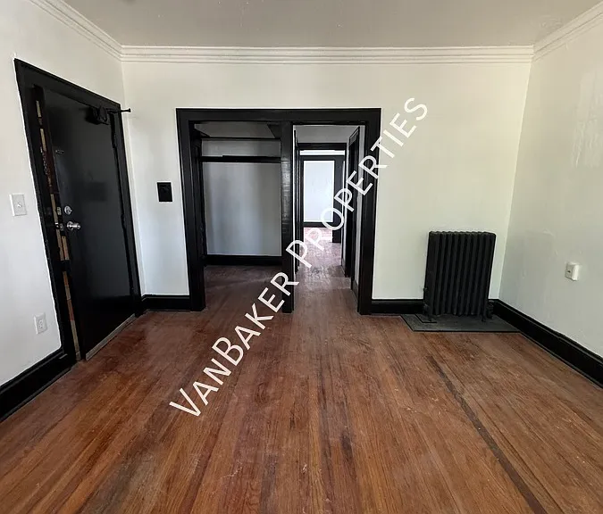 1320 W 116th St #1 — Photo 2