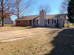 107 Foxwood Ct, Bonaire, GA