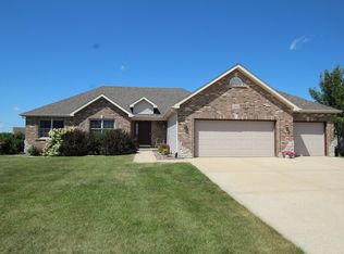 2903 Ernest Dr, Sandwich, IL 60548