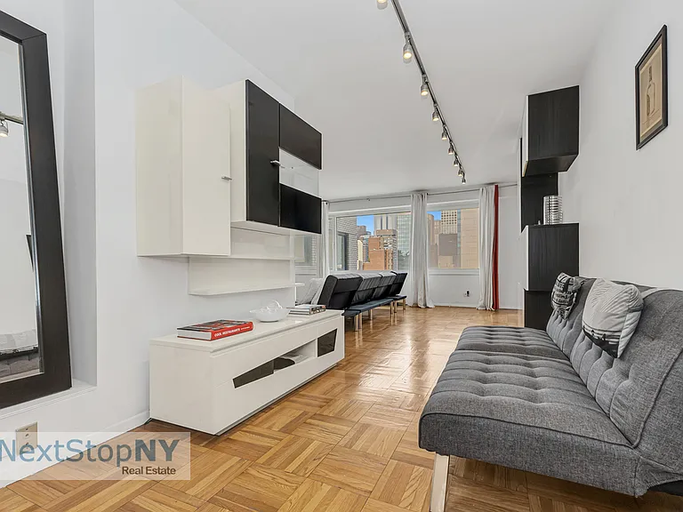 303 E 57th St #24E — Photo 2