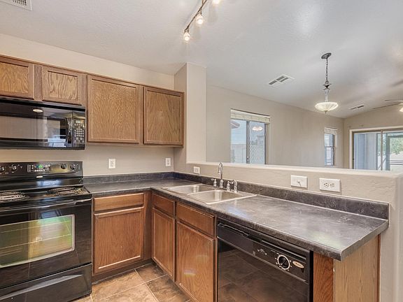4th image of 35936 W Velazquez Dr