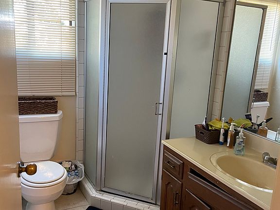 5th image of 4267 Beverly Glen Blvd APT 101