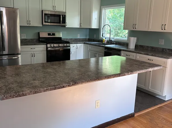 294 Hedgerow Dr, Shelburne, VT 05482