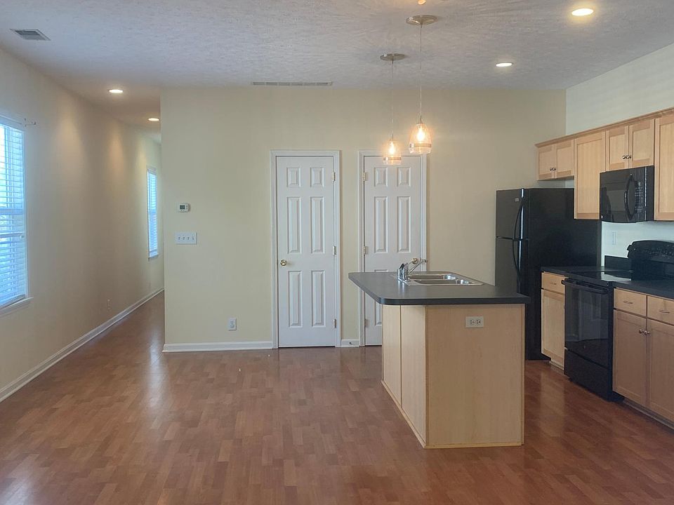 Open Kitchen / Living area