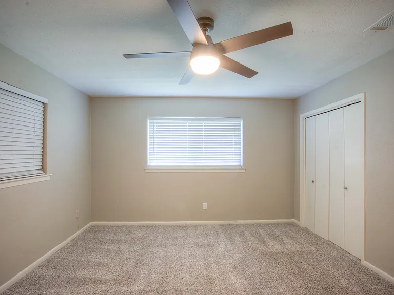 530 Lawnmeadow Dr — Photo 16