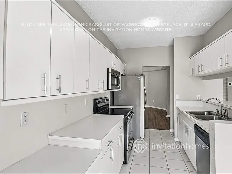 9191 SW 212th Ter — Photo 4