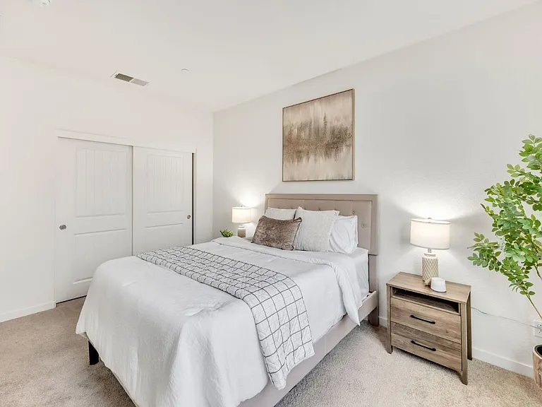10946 International Dr — Photo 29