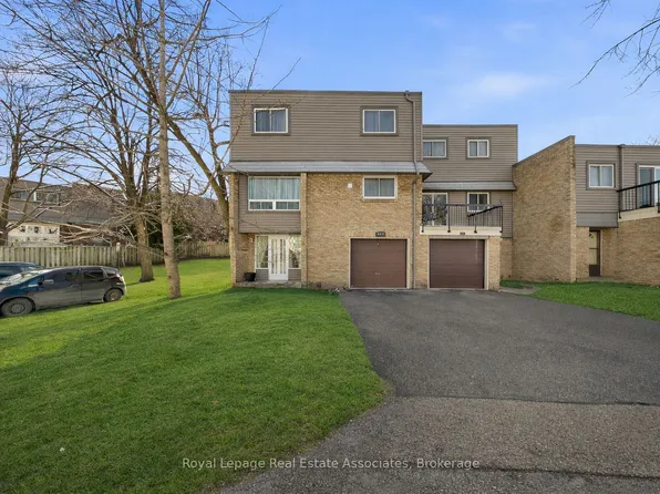 2315 Bromsgrove Rd #111, Mississauga, ON L5J 4A6