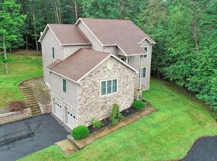 13059 Lakeland Dr, Hesston, PA 16647