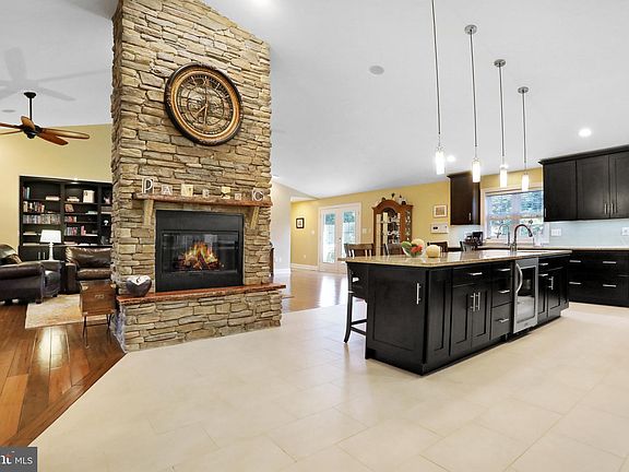 5th image of 404 Cedar Hill Dr