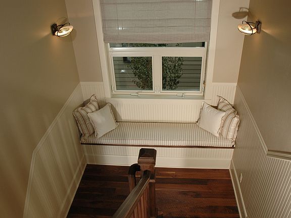 Window seat in landing