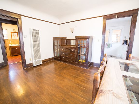 3rd image of 2376 Julian Ave